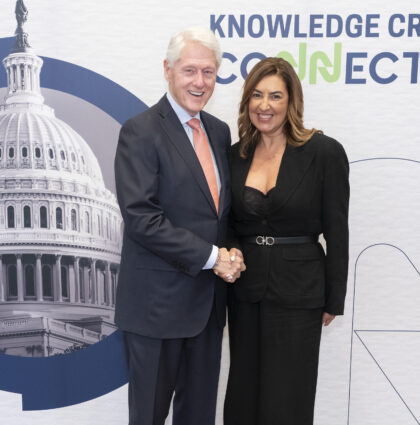Conselheira do CNJ encontra ex-presidente Bill Clinton