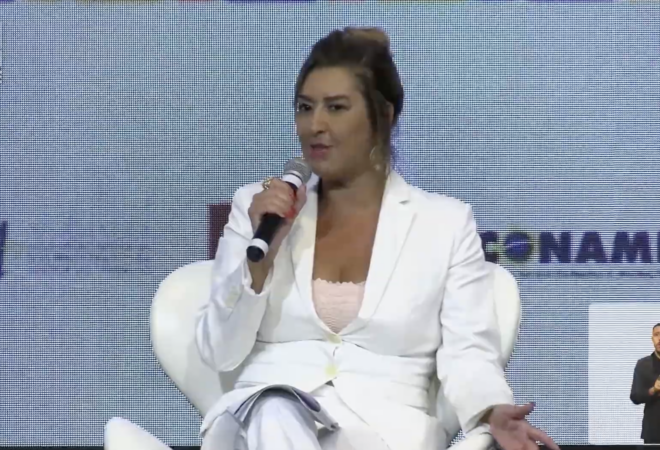 TSE: Renata Gil fala a observadores internacionais