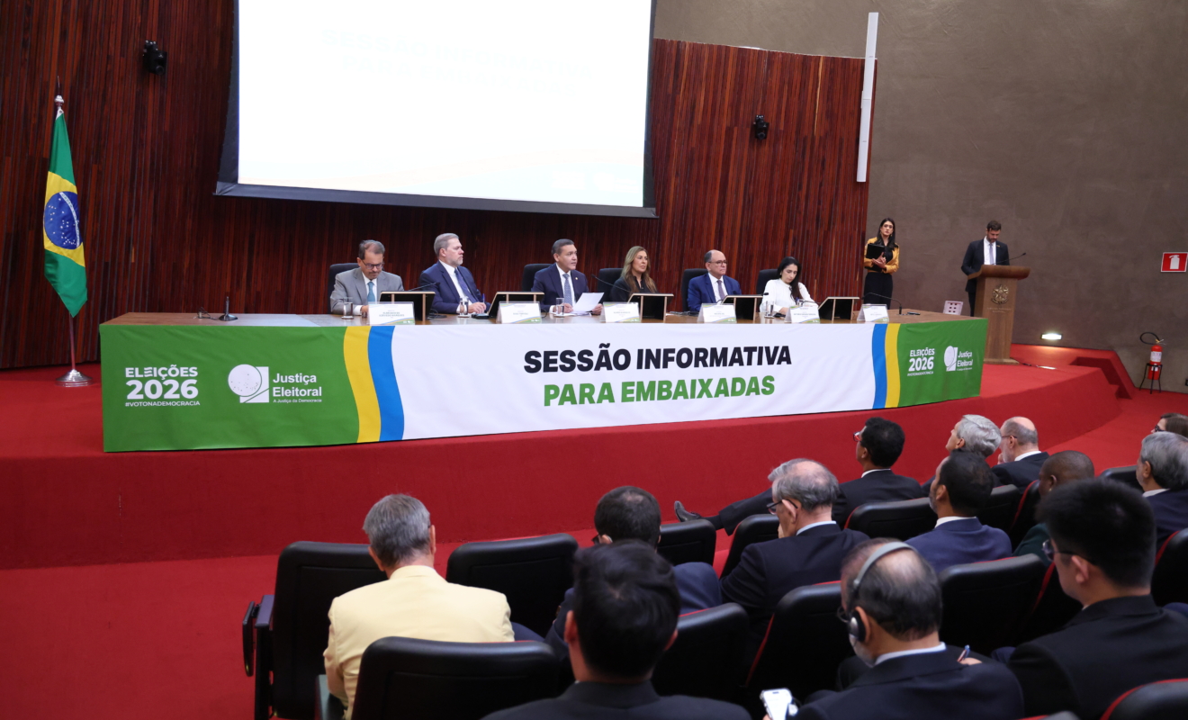 TSE destaca segurança e transparência do sistema eleitoral a representantes diplomáticos