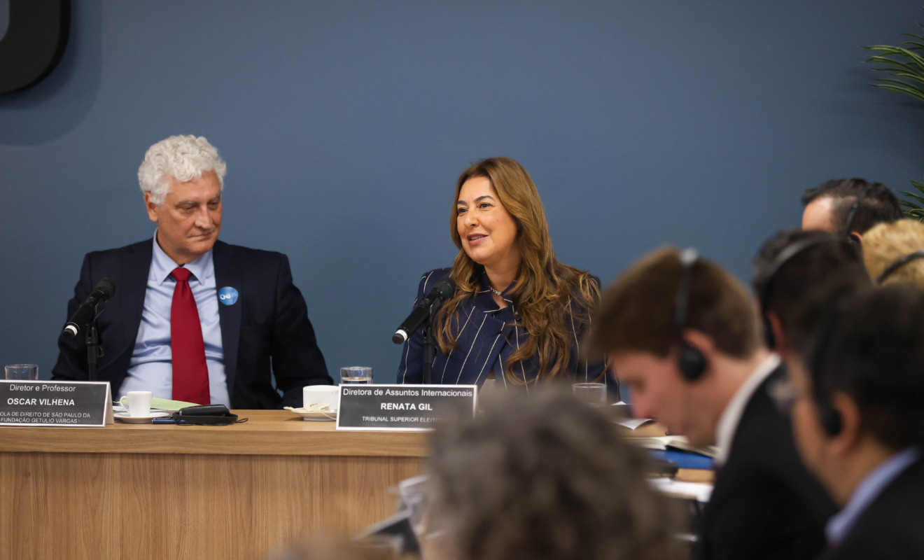 Justiça Eleitoral brasileira é apresentada a delegação estrangeira durante visita educacional