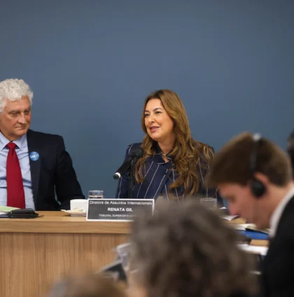 Justiça Eleitoral brasileira é apresentada a delegação estrangeira durante visita educacional