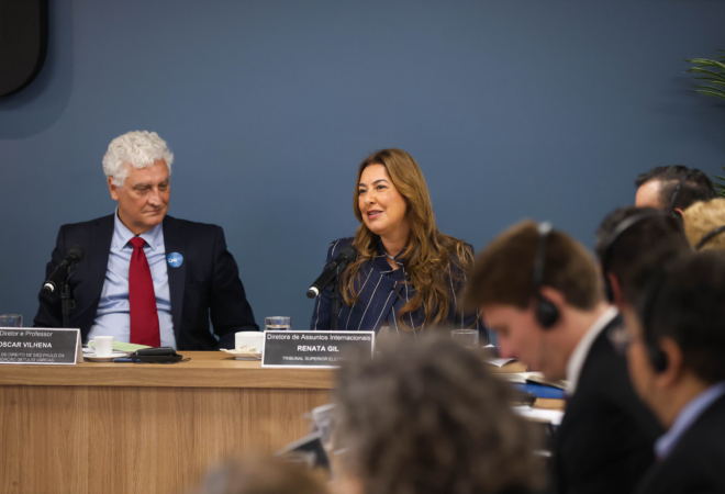 Justiça Eleitoral brasileira é apresentada a delegação estrangeira durante visita educacional