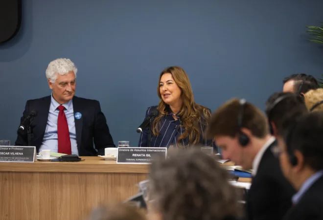 Justiça Eleitoral brasileira é apresentada a delegação estrangeira durante visita educacional