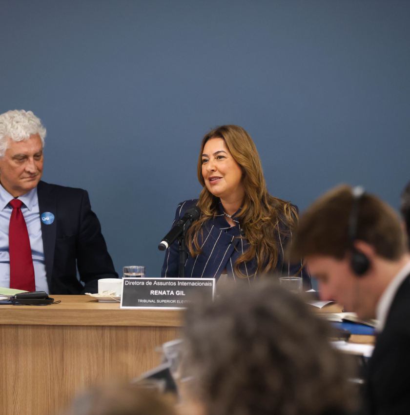 Justiça Eleitoral brasileira é apresentada a delegação estrangeira durante visita educacional